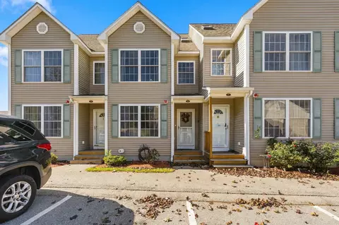 2 Chandler Ct #B, Hudson, NH 03051