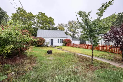 4 Markar St, Nashua, NH 03060