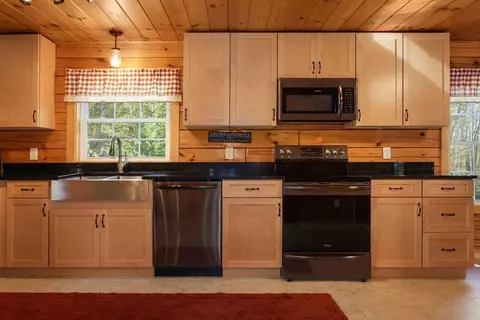 Kitchen - 226 Ledge Dr, Plainfield, NH 03781 photo 2 of 3