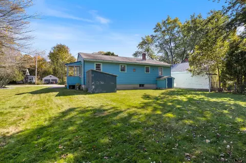 Exterior - 8 Wentworth St # A, Exeter, NH 03833 photo 2 of 4
