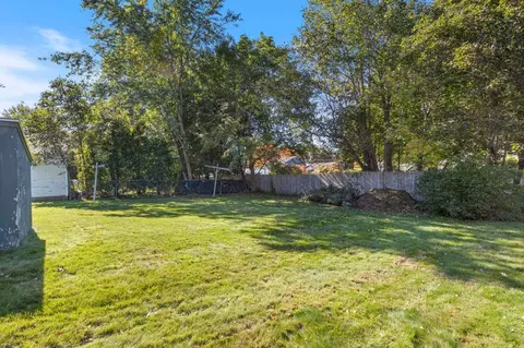 Exterior - 8 Wentworth St # A, Exeter, NH 03833 photo 4 of 4