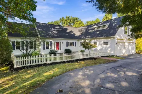 36 Colonel Daniels Dr, Bedford, NH 03110
