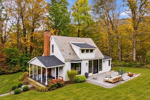 3936 North Rd, Sunderland, VT 05250