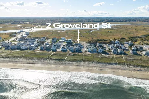 2 Groveland St, Seabrook, NH 03874