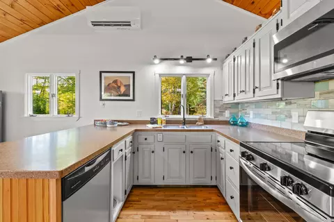 Kitchen - 16 Boulder Ledge Rd, Glen, NH 03838 photo 1 of 3