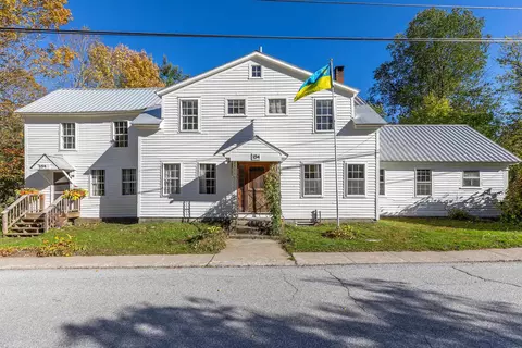 154 Depot St, Jamaica, VT 05343