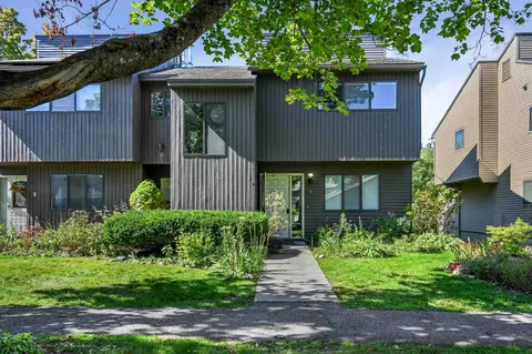 5 Lexington Green St, South Burlington, VT 05403