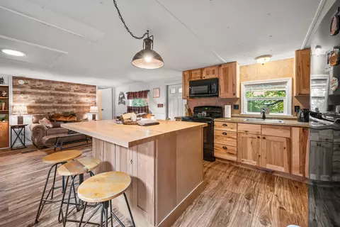 27 Second St, Gorham, NH 03581 photo 5