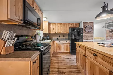 27 Second St, Gorham, NH 03581 photo 6
