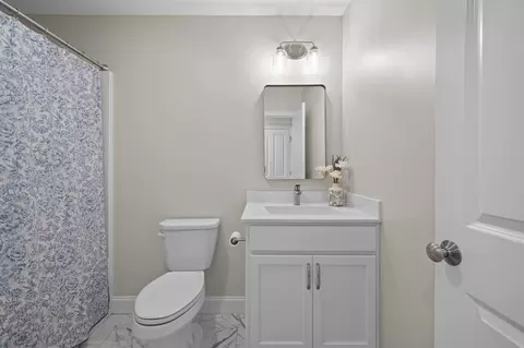Bath - 7 Cardinal Ln #B, Epping, NH 03042 photo 1 of 4