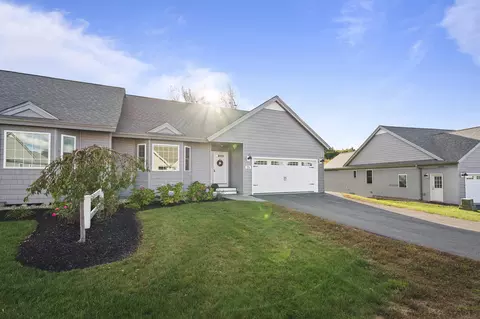 Exterior - 7 Cardinal Ln #B, Epping, NH 03042 photo 2 of 7