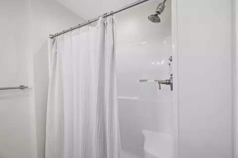 Bath - 7 Cardinal Ln #B, Epping, NH 03042 photo 3 of 4