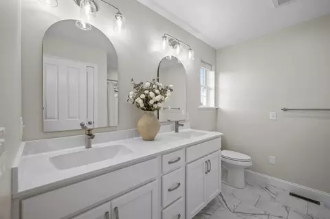 Bath - 7 Cardinal Ln #B, Epping, NH 03042 photo 2 of 4