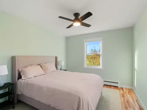 Bedroom - 99 Mountain View Rd, Ferrisburgh, VT 05473 photo 4 of 4
