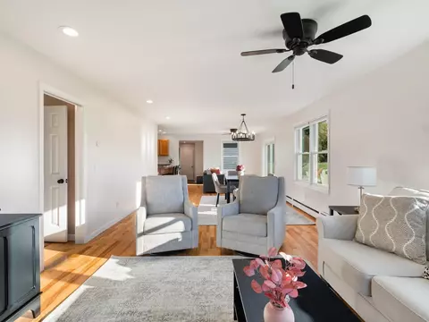 Living - 99 Mountain View Rd, Ferrisburgh, VT 05473 photo 3 of 3