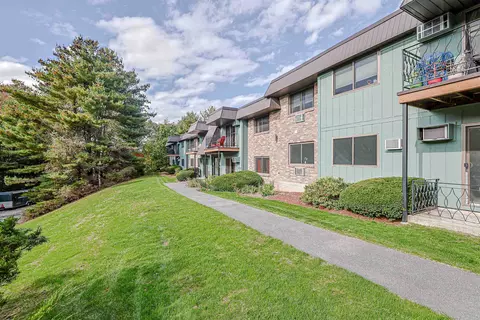 13 Strawberry Bank Rd #10, Nashua, NH 03062