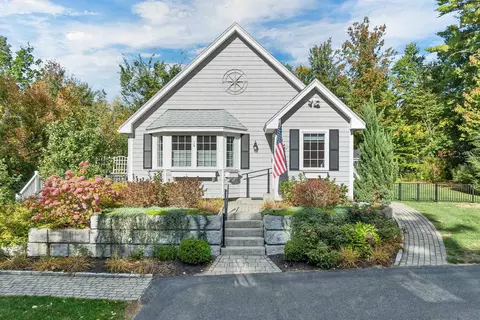 Exterior - 127 Forest Rd, Wolfeboro, NH 03894 photo 2 of 10