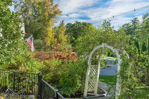 Exterior - 127 Forest Rd, Wolfeboro, NH 03894 photo 8 of 10