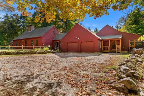 392 Dennison Pond Rd, Francestown, NH 03043