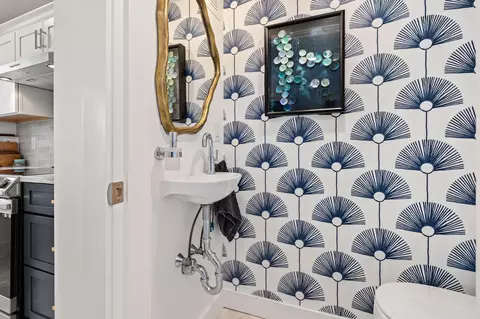 Bath - 947 Ocean Blvd #14, Hampton, NH 03842 photo 1 of 5