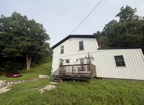 21 Cash Pl, Pownal, VT 05261