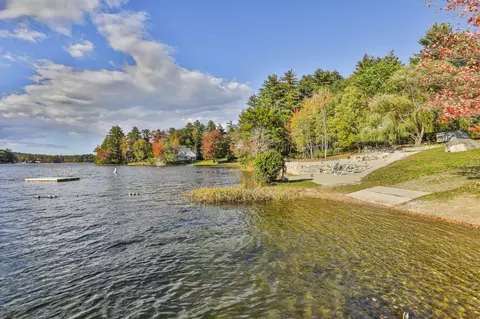 413 S Baboosic Lake Rd, Merrimack, NH 03054