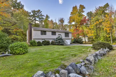 413 S Baboosic Lake Rd, Merrimack, NH 03054