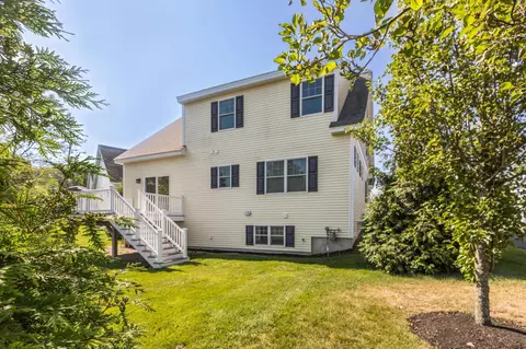 Exterior - 6 Chadwick Cir, Windham, NH 03087 photo 3 of 4