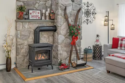 52 Meadow Ln, Belmont, NH 03220