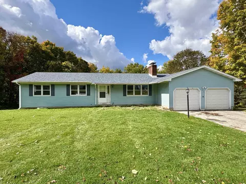 38 Center St, Bennington, VT 05201