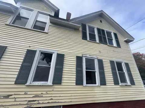 7 Spruce St, Rochester, NH 03867