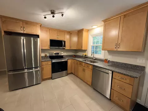 Kitchen - 91 Fordway Ext # B, Derry, NH 03038 photo 1 of 5