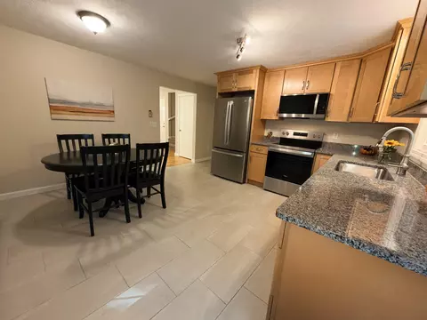 Kitchen - 91 Fordway Ext # B, Derry, NH 03038 photo 2 of 5