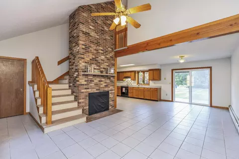Living - 196 Fordway Ext, Derry, NH 03038 photo 5 of 6