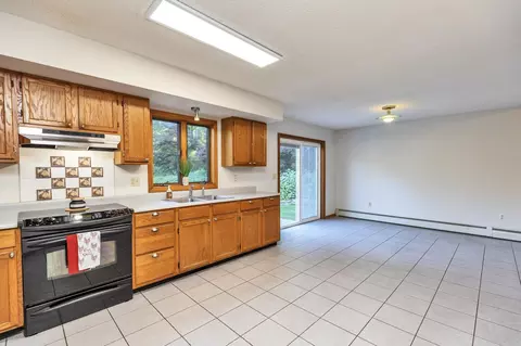 Kitchen - 196 Fordway Ext, Derry, NH 03038 photo 3 of 3