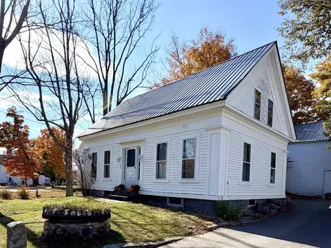 22 Maple St, Sandwich, NH 03227