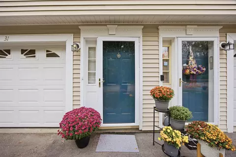 1029 S Mammoth Rd #31, Manchester, NH 03109
