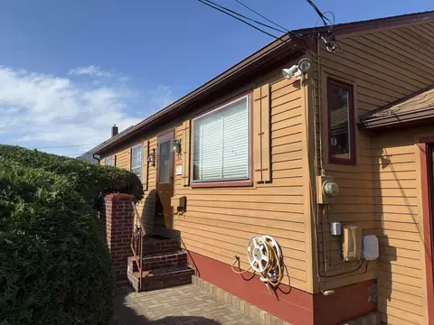 1634 North Ave, Burlington, VT 05408