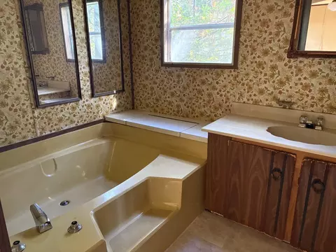 Bath - 3 Leisure Dr, Ossipee, NH 03864 photo 1 of 3
