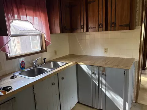 Kitchen - 3 Leisure Dr, Ossipee, NH 03864 photo 1 of 2