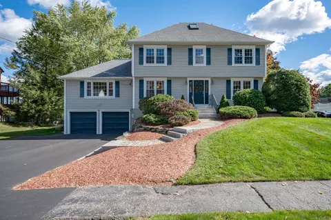 34 Parrish Hill Dr, Nashua, NH 03063