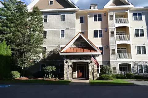 4 Henry David Dr #107, Nashua, NH 03062