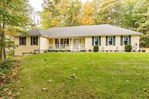 231 Lowell St, Rochester, NH 03867