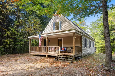 105 Summit View Dr, Tamworth, NH 03886