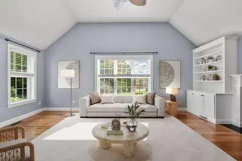 1 Washington Dr, Brentwood, NH 03833