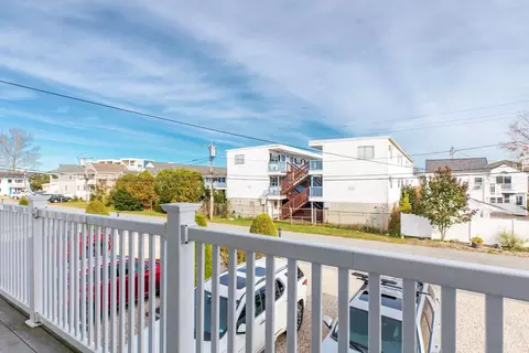 Exterior - 16 Whitten St #4, Hampton, NH 03842 photo 3 of 5