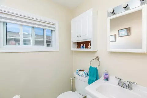 Bath - 16 Whitten St #4, Hampton, NH 03842 photo 1 of 2