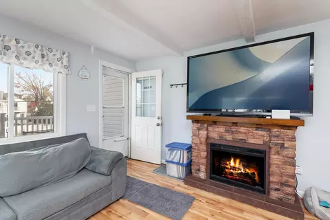 Living - 16 Whitten St #4, Hampton, NH 03842 photo 2 of 2