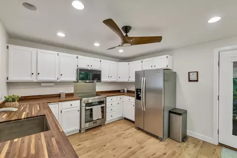 Kitchen - 36 Point Breeze Rd, Wolfeboro, NH 03894 photo 1 of 5