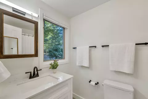 Bath - 36 Point Breeze Rd, Wolfeboro, NH 03894 photo 2 of 3